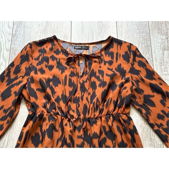 SHEIN animal print knee length/below the knee dress size M - Picture 2 of 10